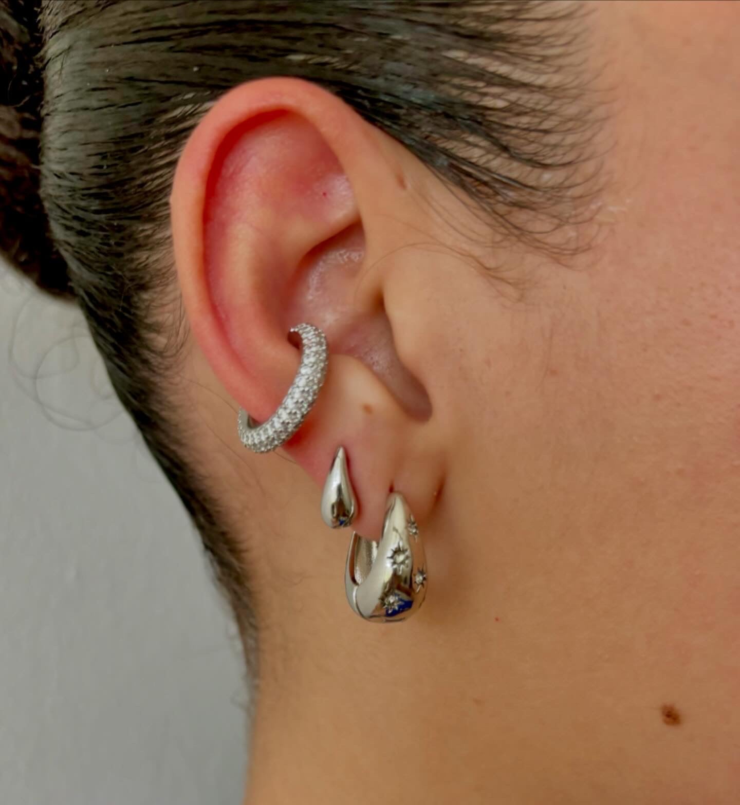 Mega mini silver drop stud