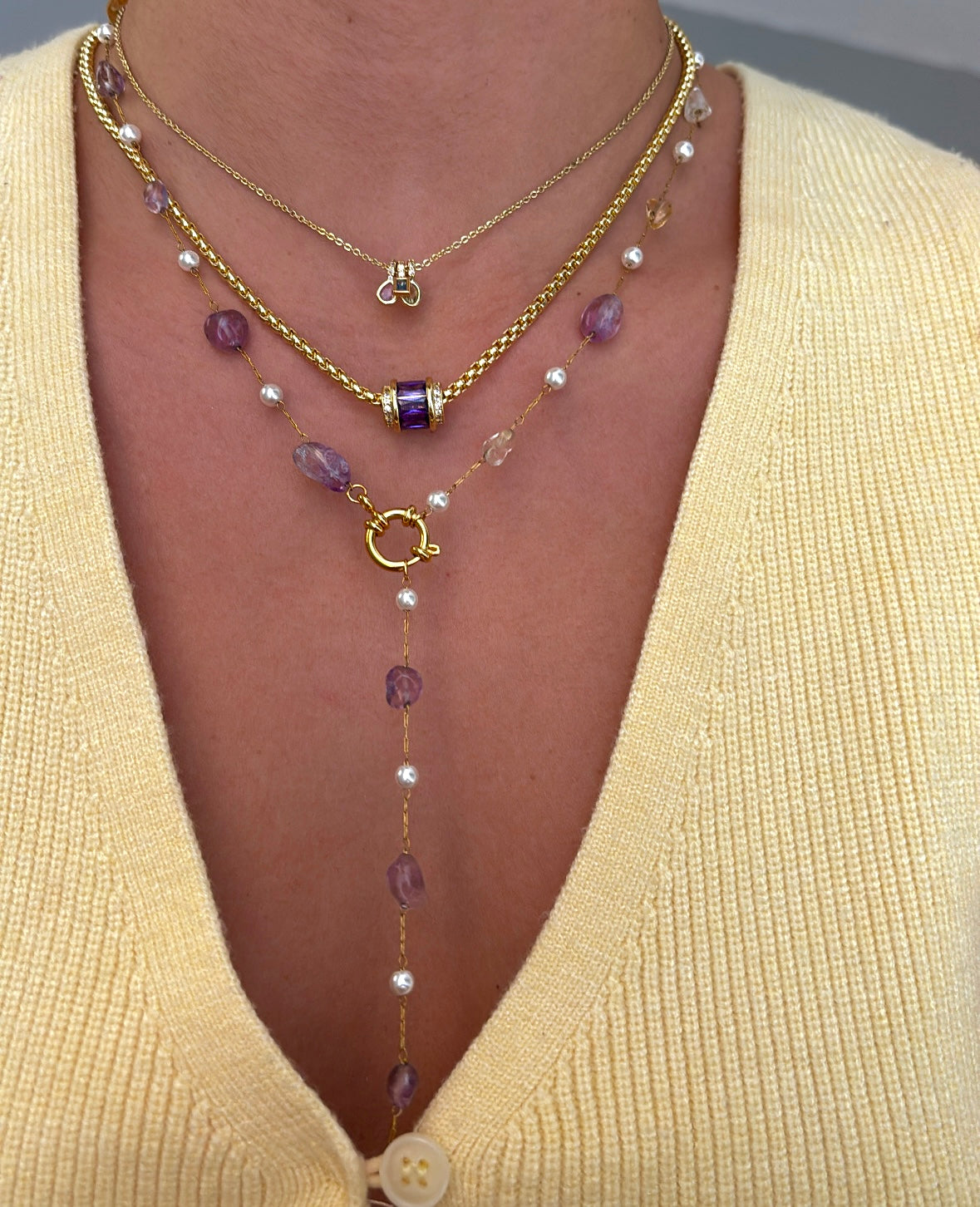 Lilac zirconia