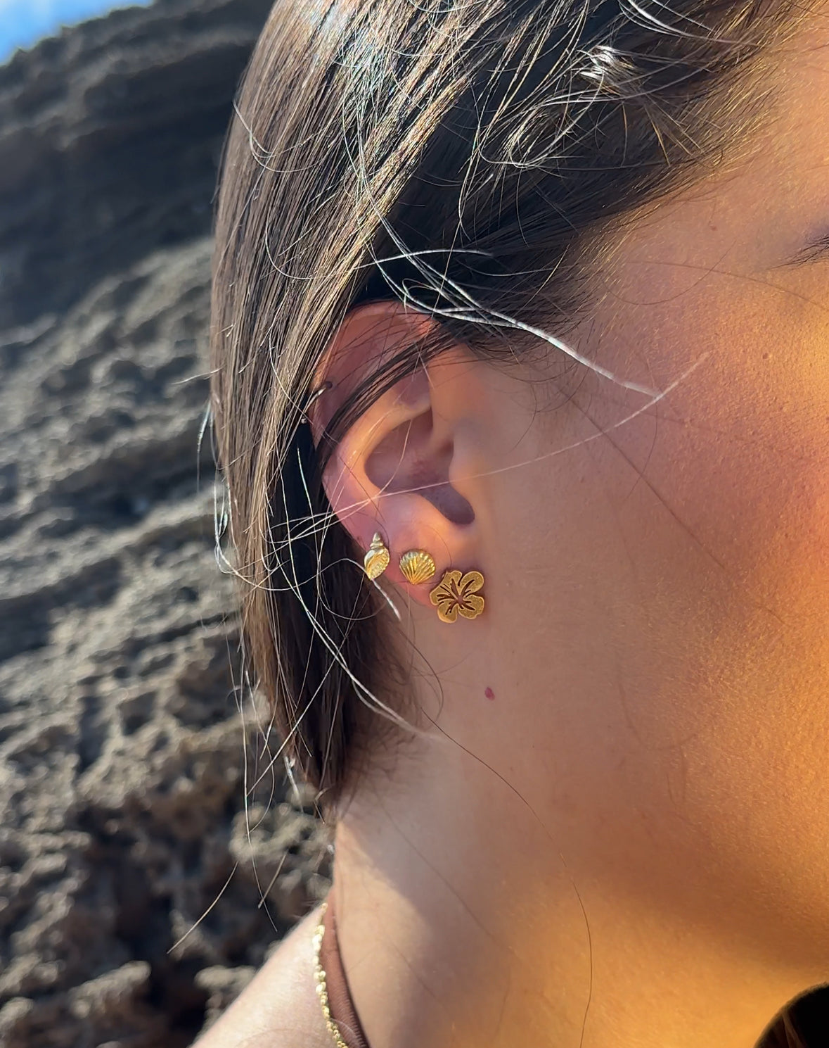 Poppy stud