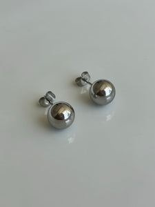 Tini silver stud