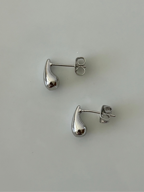 Mega mini silver drop stud