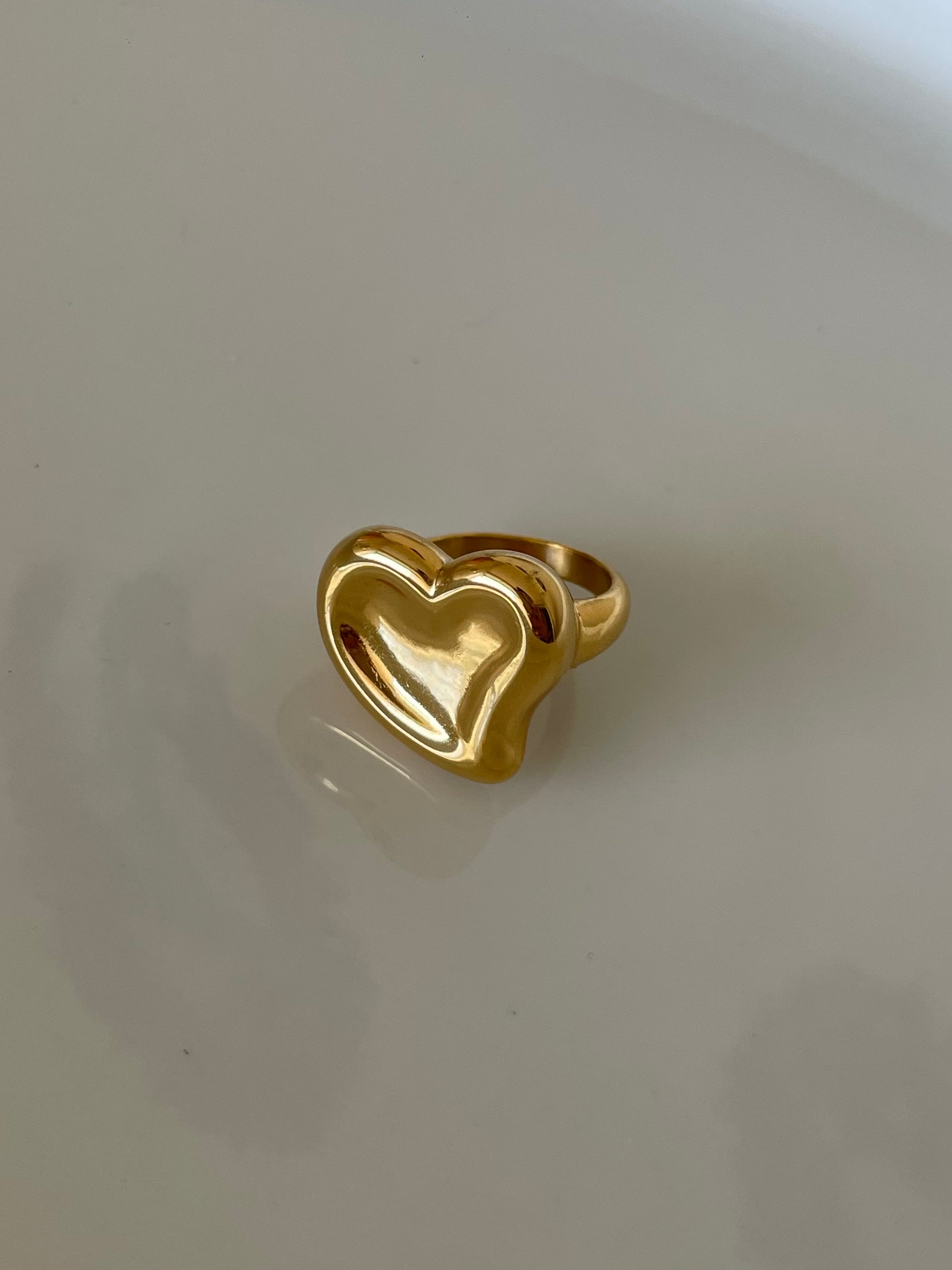 Chunky heart ring