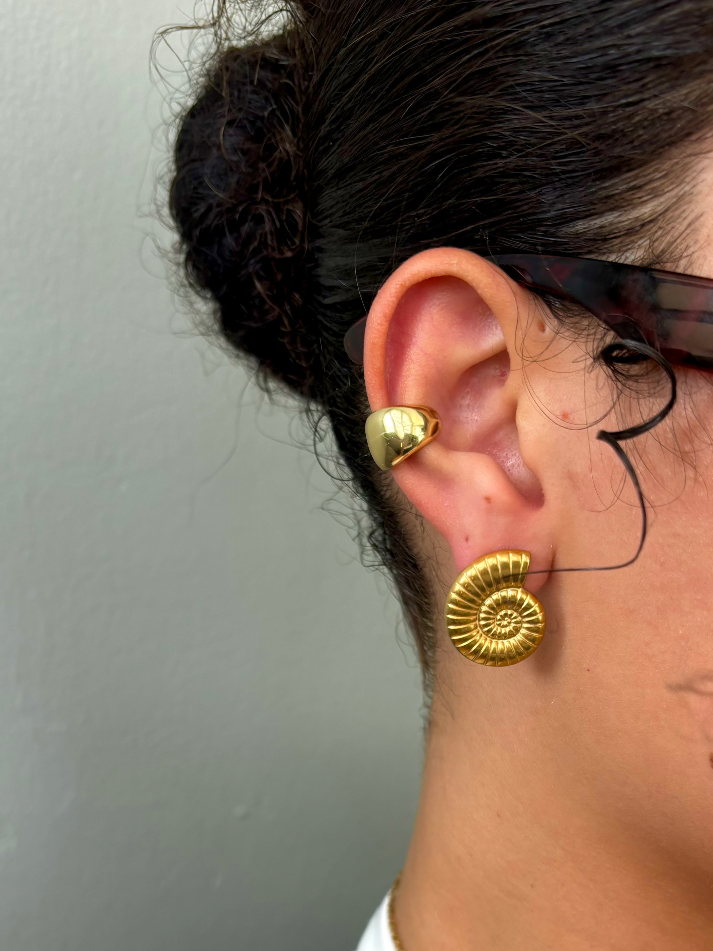 Snail studs