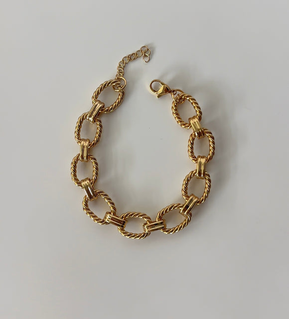 Gold oval bracelet