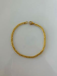 Dainty Cubana
