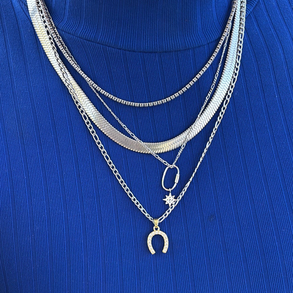 Dainty Star necklace