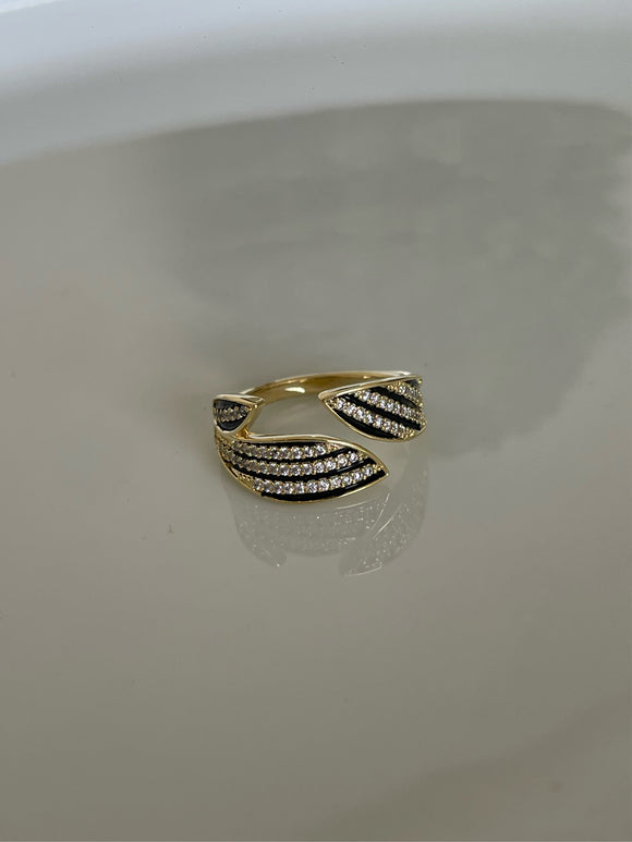 Black ring