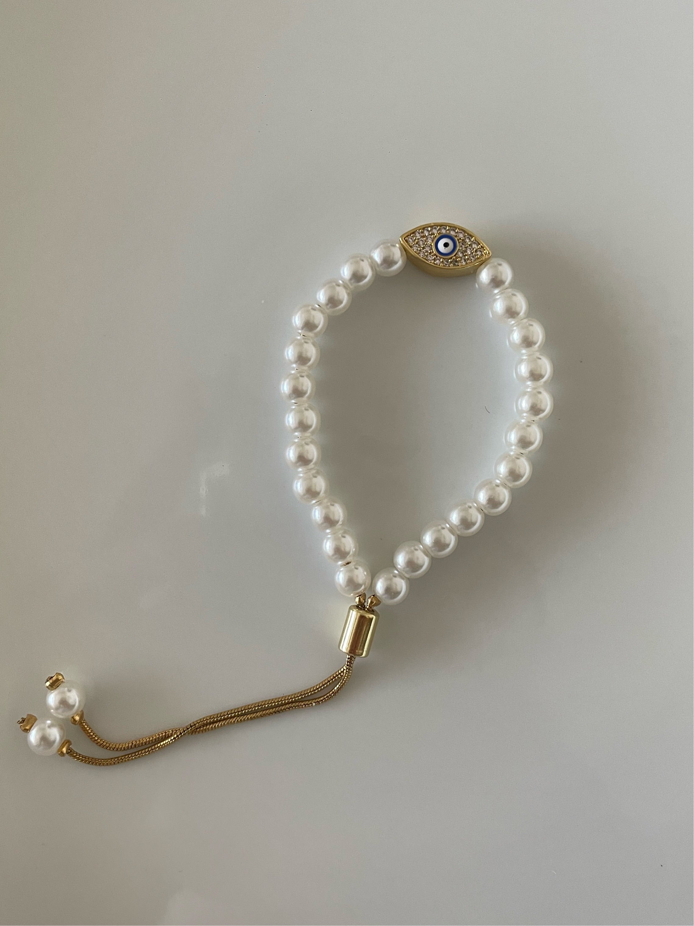 Pearl eye